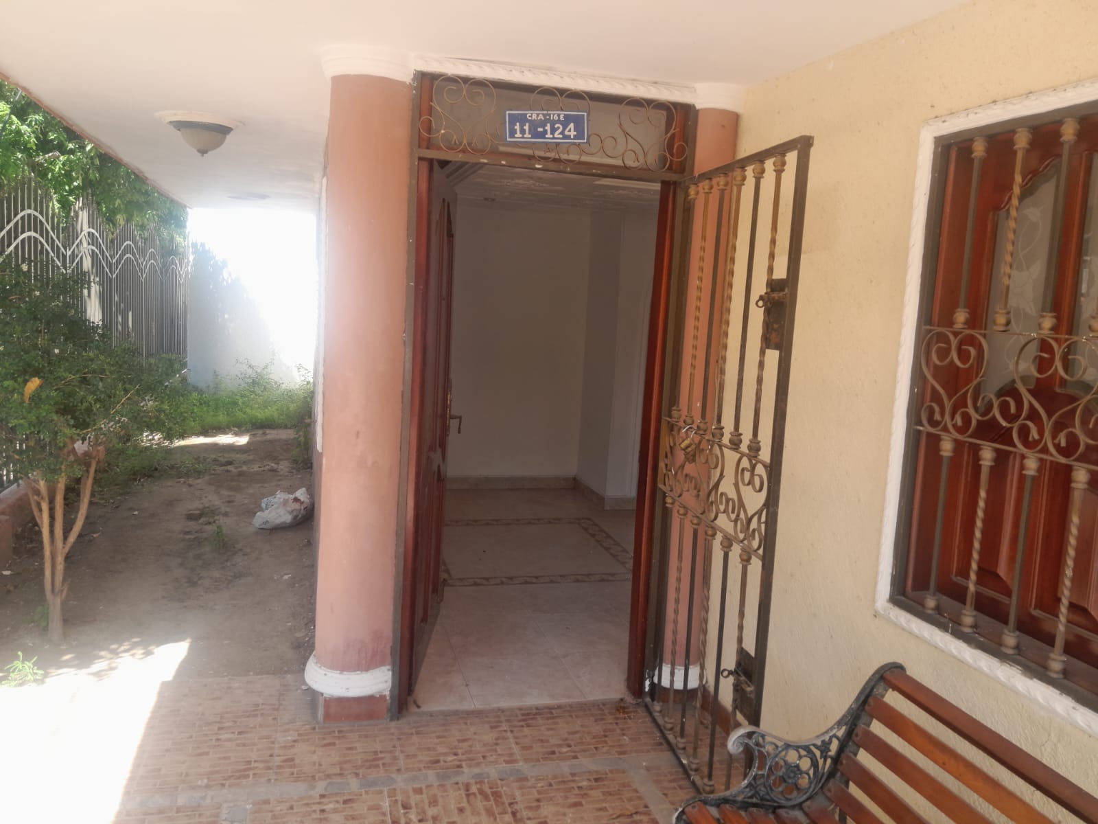 CASA EN RIASCOS: 330 M² DE TERRENO, GARAJE PARA 3 VEHÍCULOS Y POTENCIAL DE AMPLIACIÓN EN SANTA MARTA