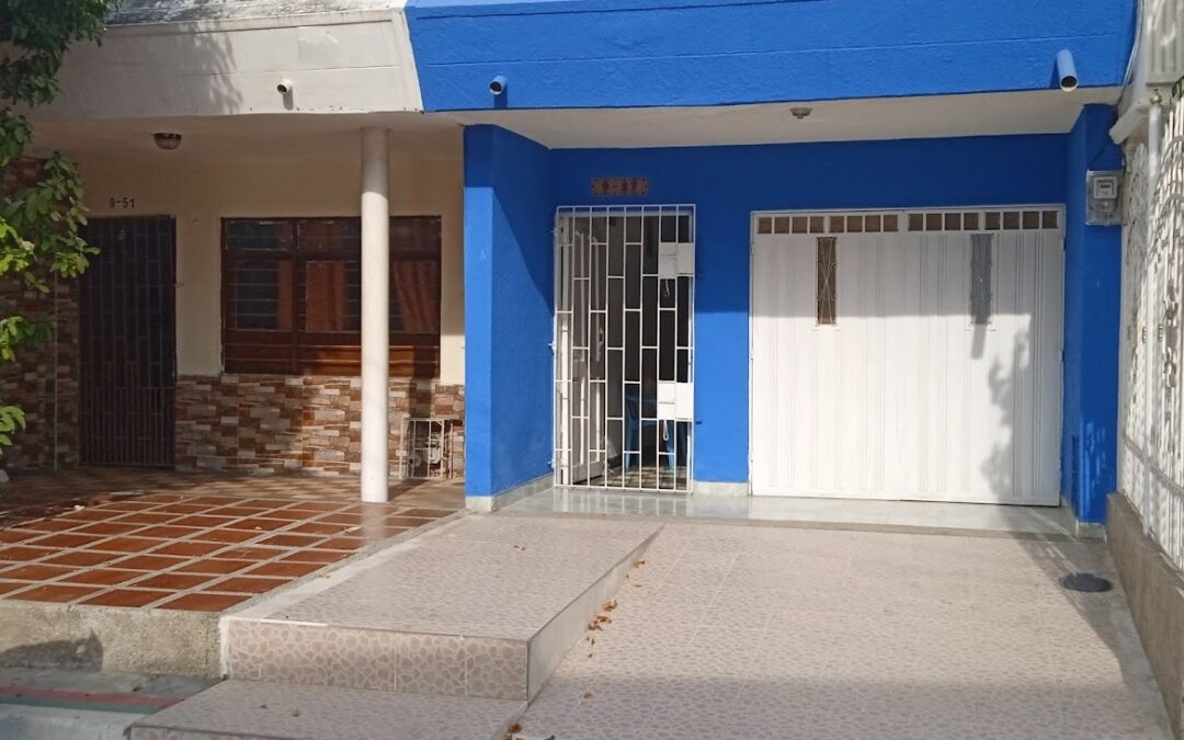 CASA INDEPENDIENTE EN EL CENTRO DE CIÉNAGA: 95 M² DE LOTE, PARQUEADERO PRIVADO Y SIN CUOTAS DE ADMINISTRACIÓN