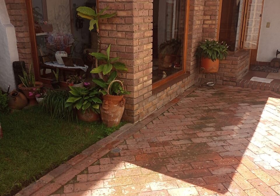 Casa en Venta en Suba Salitre con Espacio para Crecer e Invertir