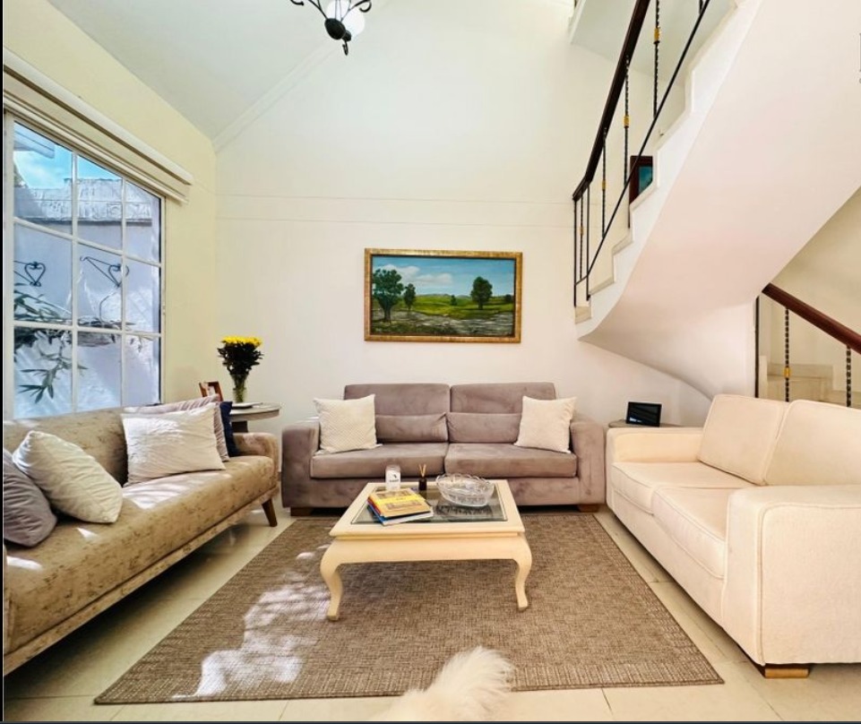 Casa de 3 Niveles en Villa Santos | Espacios Independientes para una Vida Familiar Más Cómoda