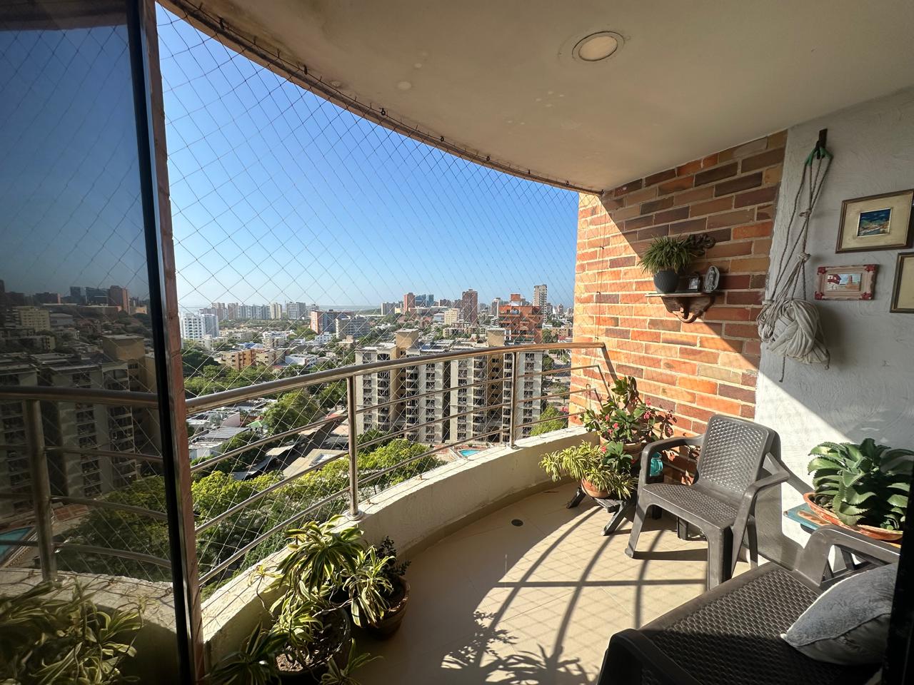 APARTAMENTO EN BARRIO TABOR: 105 M² EN PISO 10 A SOLO $4.285.714 EL METRO CUADRADO